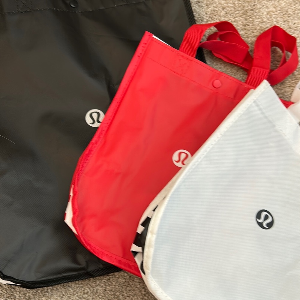 Lulu Lemon tote bags